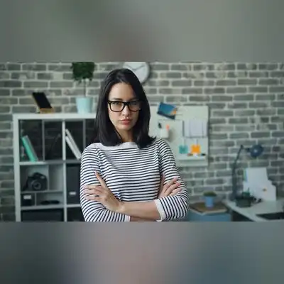 严德星